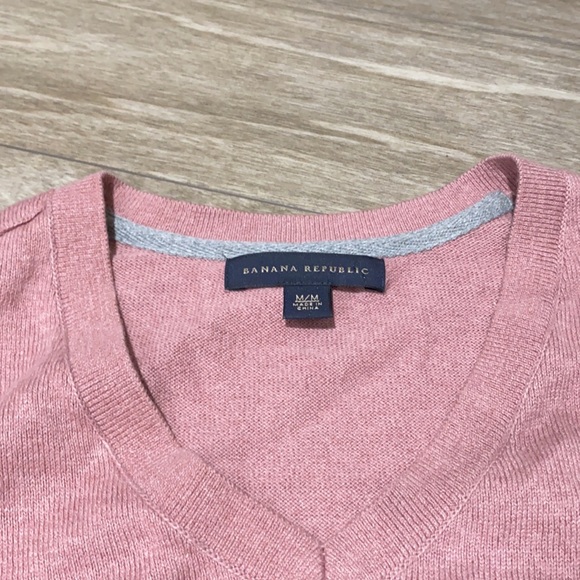 Banana Republic pull over - Picture 2 of 5